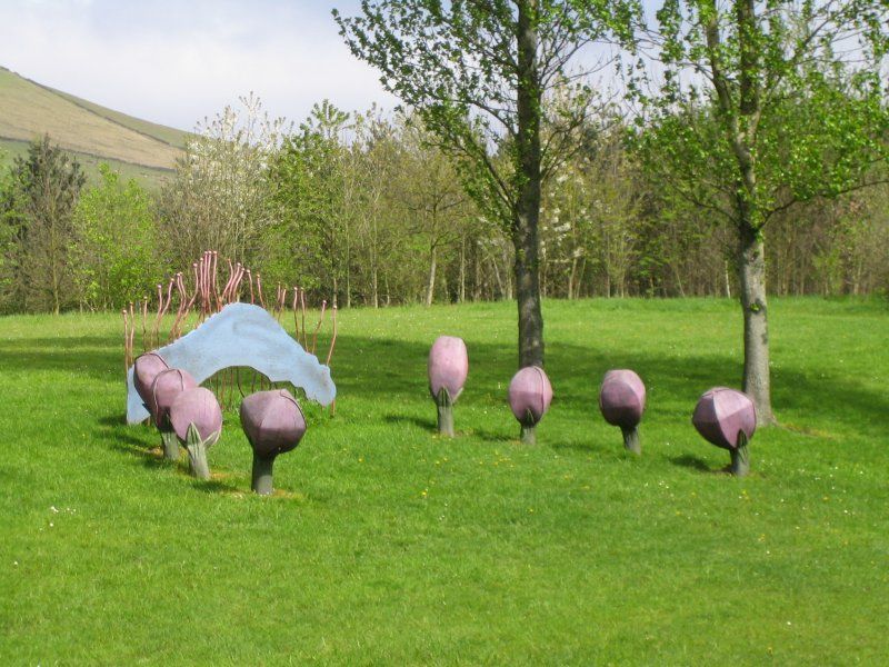 Sculpture at top of Diggle flight