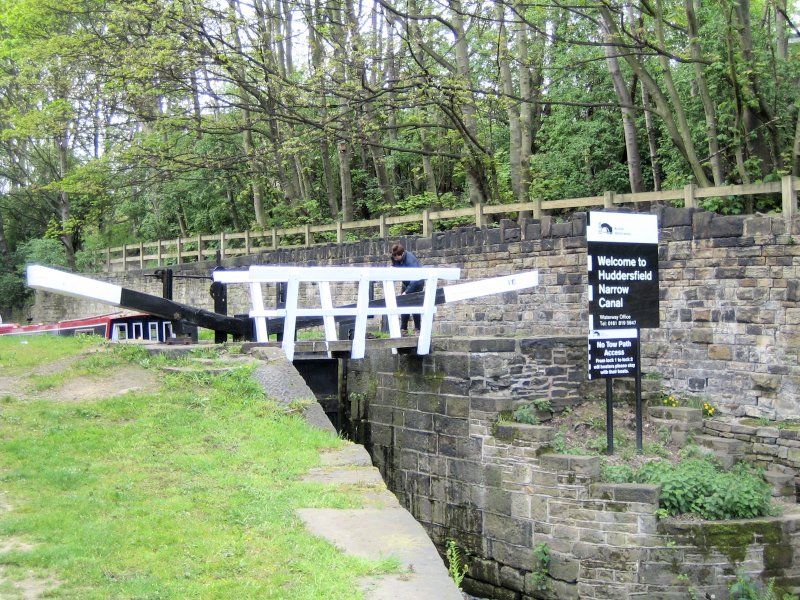 The start of the Huddersfield Narrow Lock 1E