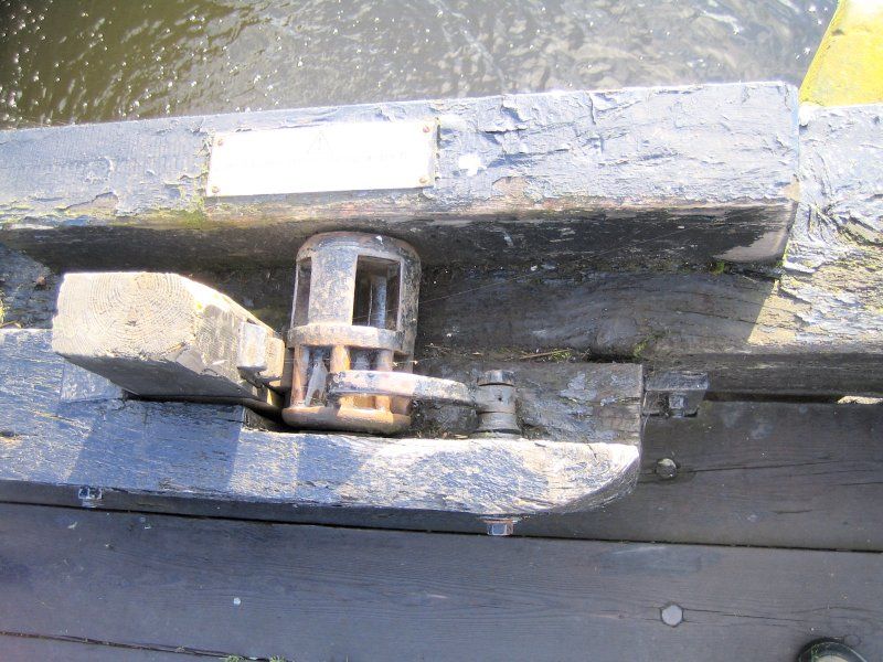 Gate paddle gear on the Calder & Hebble