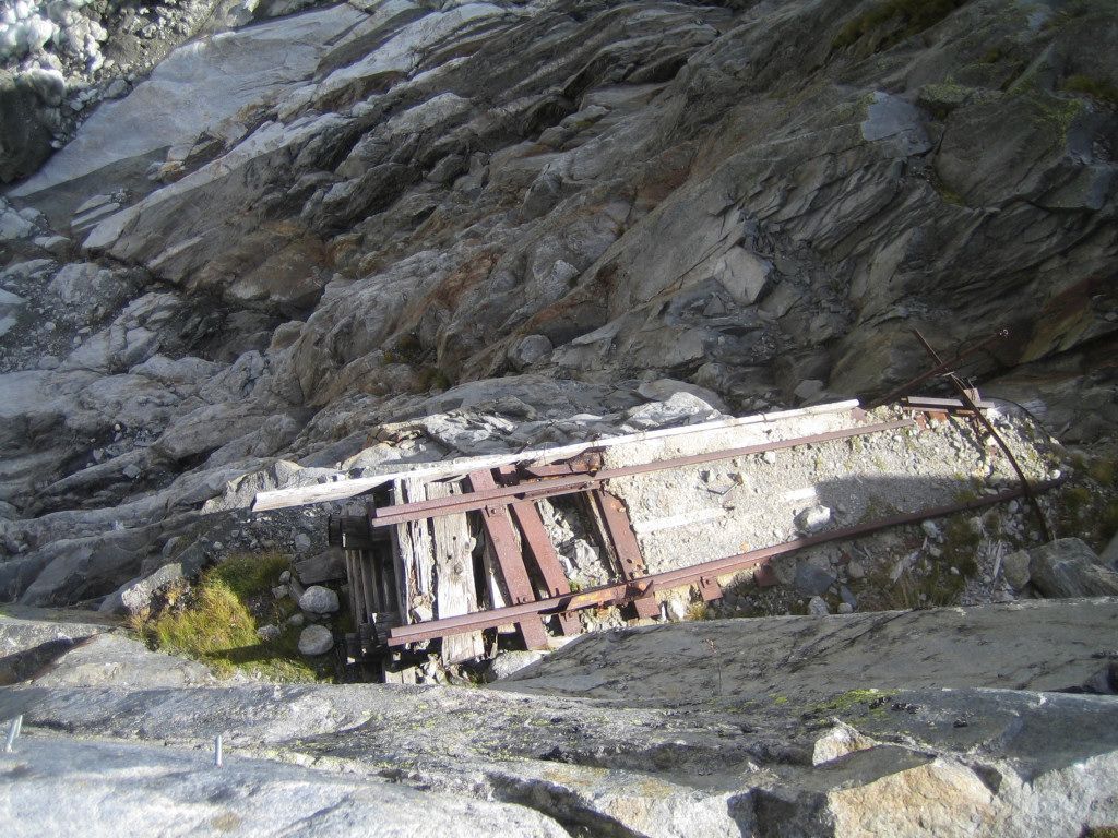 Disused mine track above Glacier d'Argentire